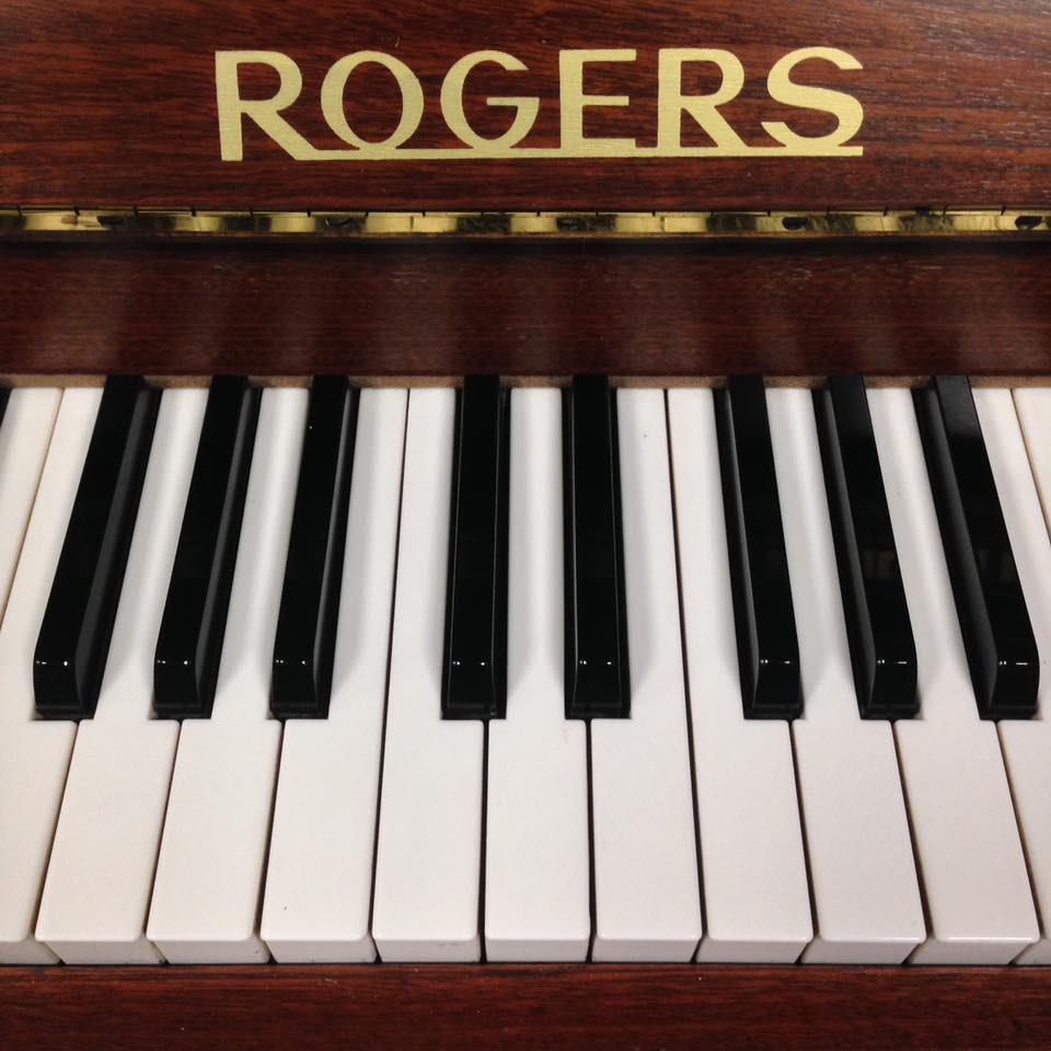 ROGERS 1986 Upright Piano satin mahogany
